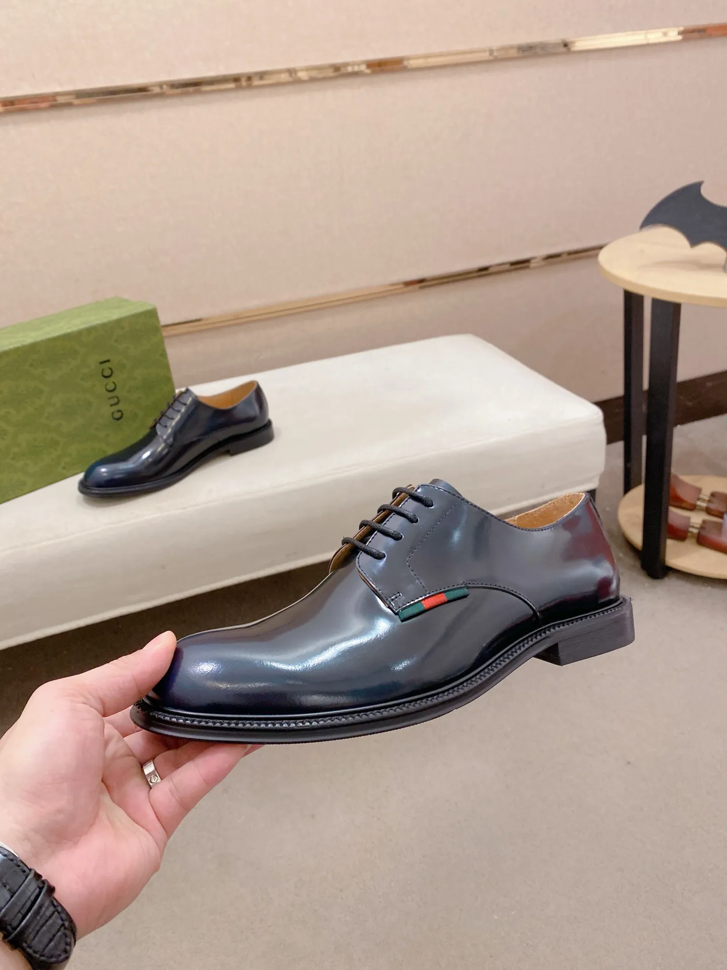 Men's shoes 💰: 520💰 (GUCCI) new series ss hot new products 💢 💠 Casual leather shoes 👞, first layer of cowhide, upper hardware buckles and logo on the sides of the shoe, brand logo on the insole and sole 💠 💎Upper: 100% cowhide 💎Inner: cowhide/100% 💎Feet: cowhide/100% 💎Sole: rubber/100% 💎SIZE: 38 39 40 41 42 43 44 Can be customized 45